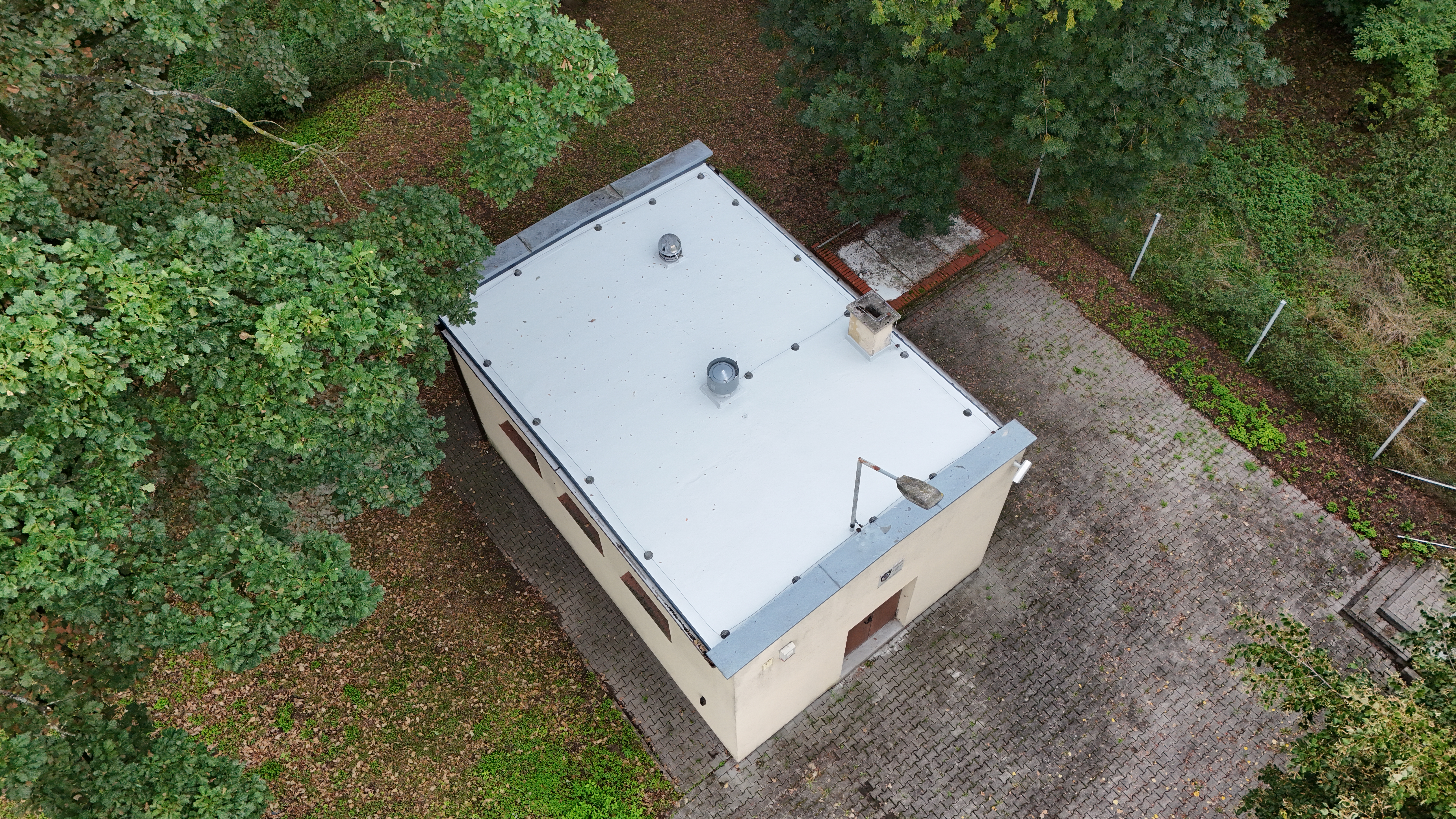 Naprawa dachu przepompowni w systemie Starflex Ultra FR